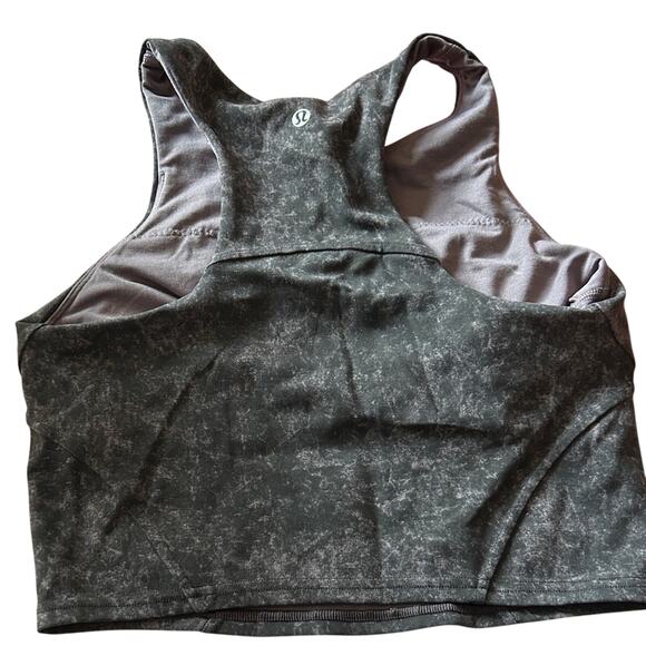 Lululemon Athletica Invigorate Training Tank Top.  Gray and white size 6. - Picture 6 of 6